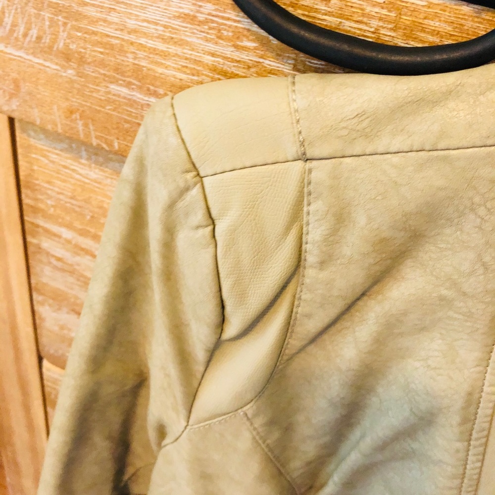 Leather jacket - Picture 6 of 10